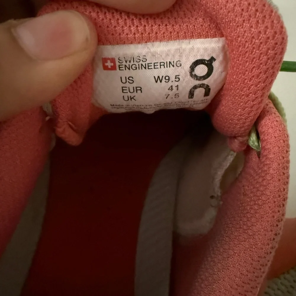 On Running Women's Athletic Shoes in White and Coral with Green Laces - Picture 8 of 8